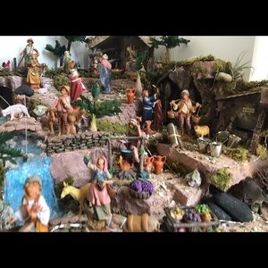 Fontanini Nativity condition good
